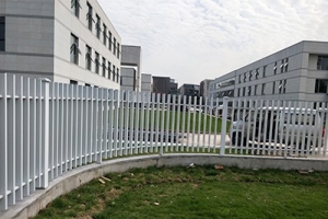 Aluminium fence square pipe with white power coating